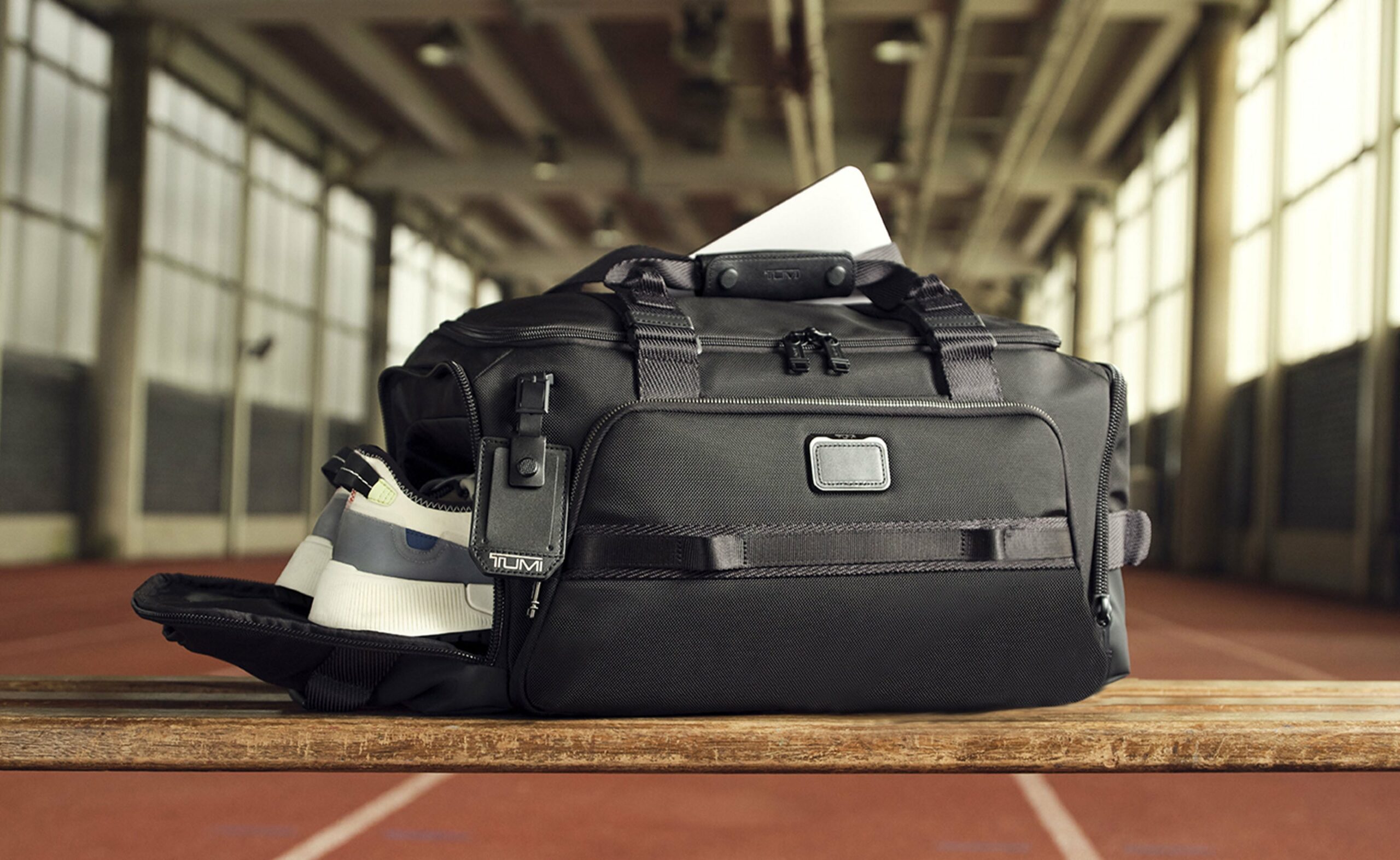 Prima pagina -TUMI Negozio 564 scaled